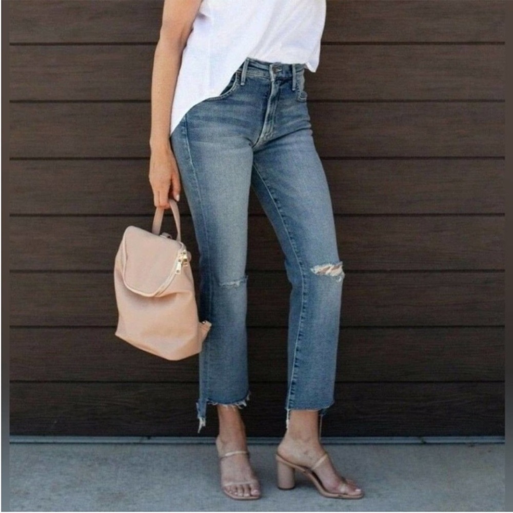 MOTHER The Insider Crop Step Fray Jeans in Reckless on Shiny White Vespa Size 26